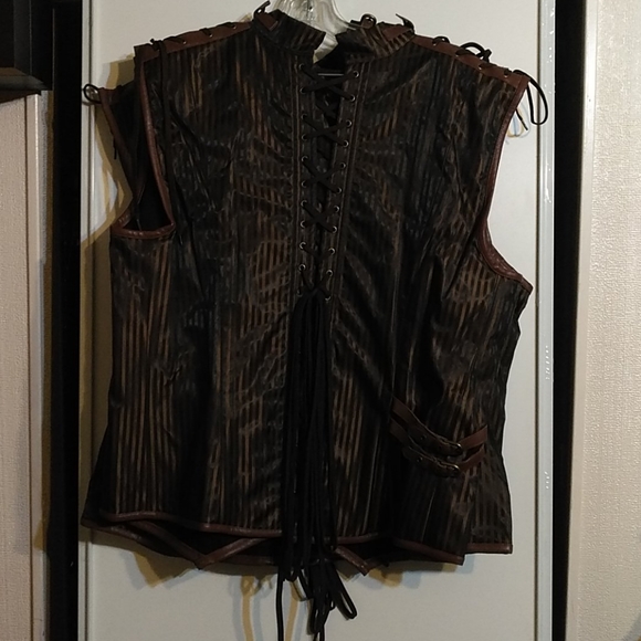 Vest - Picture 5 of 5